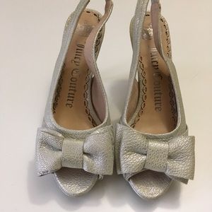 Juicy couture silver bow leather platforms 5.5